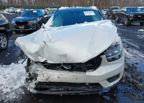 2021 Volvo Xc40 T5 R-Design from USA, damaged, VIN YV4162UM6M2488101